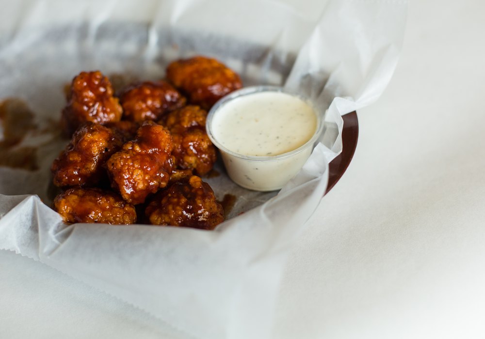 Wings & Horseshoes at Angelo's Express